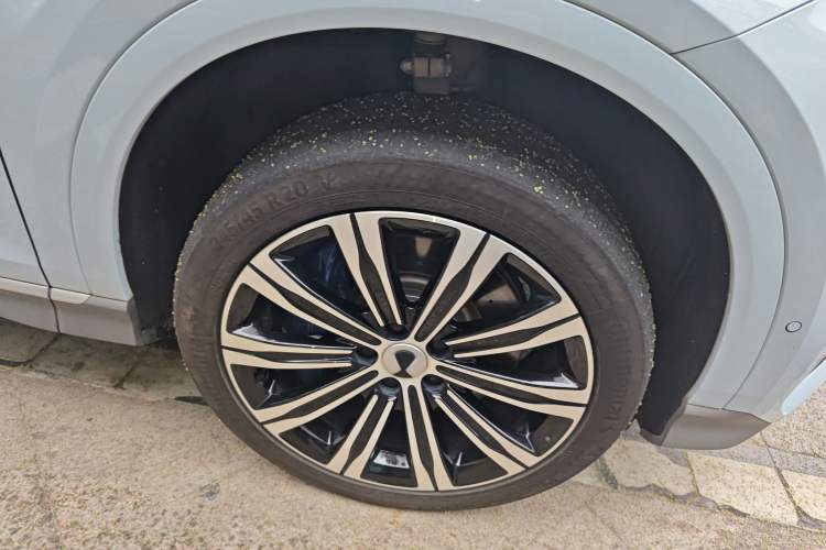 Used Denza N7 2023 Long-Range Performance Max Edition Right Front Wheel Hub