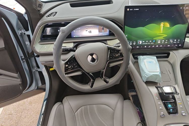 Used Denza N7 2023 Long-Range Performance Max Edition Steering Wheel