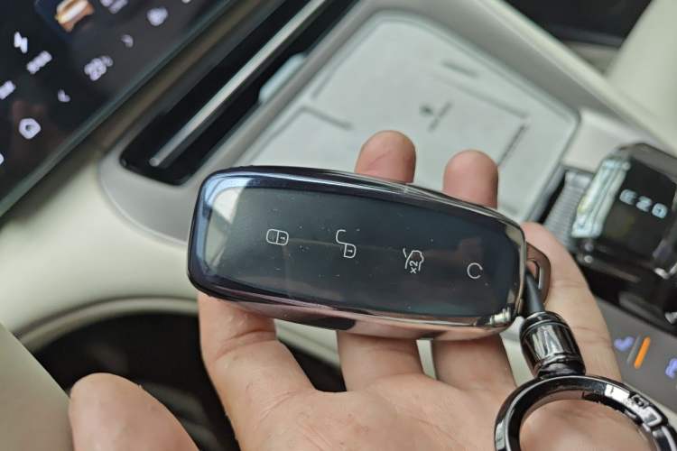 Used Denza N7 2023 with Ultra-Long Range Vehicle Key