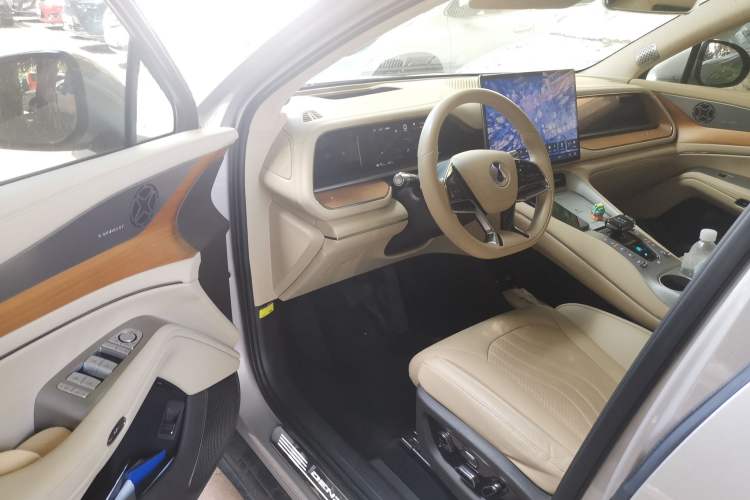 Used Denza N7 2023 Long-Range Performance Max Edition Driver Seat