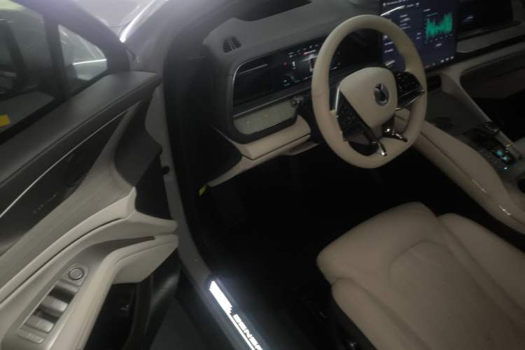 Used Denza N7 2023 with Ultra-Long Range Driver Seat