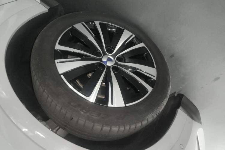 Used Denza N7 2023 with Ultra-Long Range Exterior 4