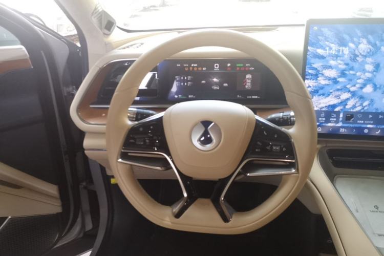 Used Denza N7 2023 Long-Range Performance Max Edition Steering Wheel