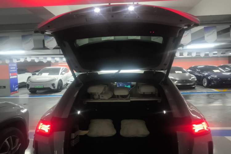 Used Denza N7 2023 with Ultra-Long Range Trunk