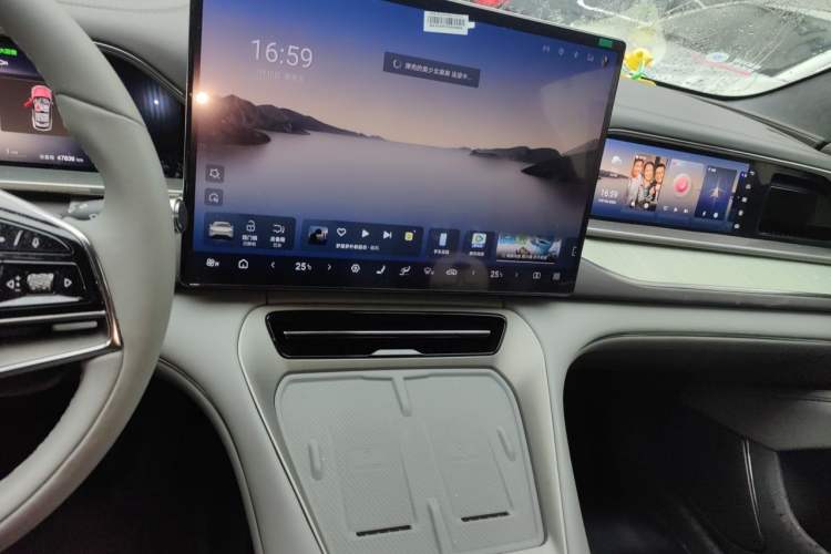 Used Denza N7 2023 with Ultra-Long Range Audio And AC Panel