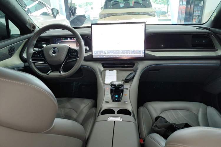 Used Denza N7 2023 Long-Range Performance Max Edition Center Console