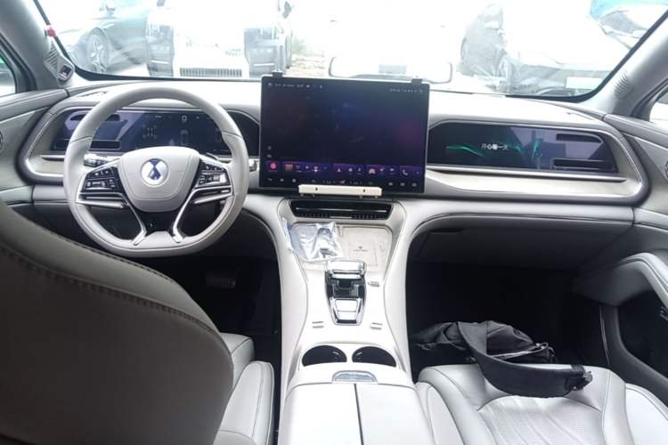 Used Denza N7 2023 with Ultra-Long Range Center Console