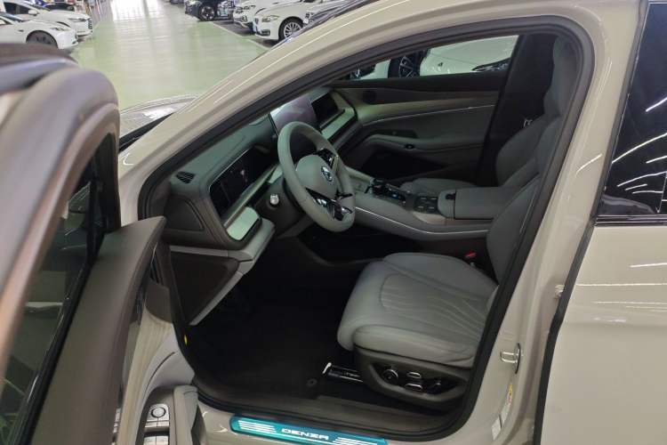 Used Denza N7 2023 Long-Range Performance Edition Driver Seat