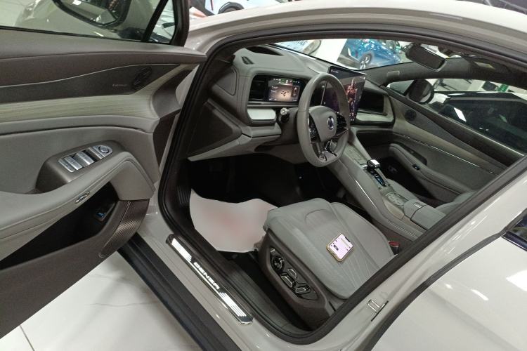 Used Denza N7 2023 with Ultra-Long Range Driver Seat