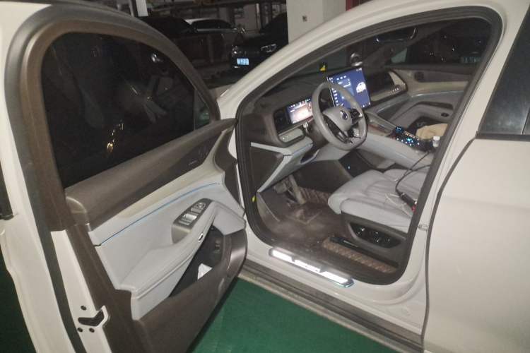 Used Denza N7 2023 with Ultra-Long Range Driver Seat