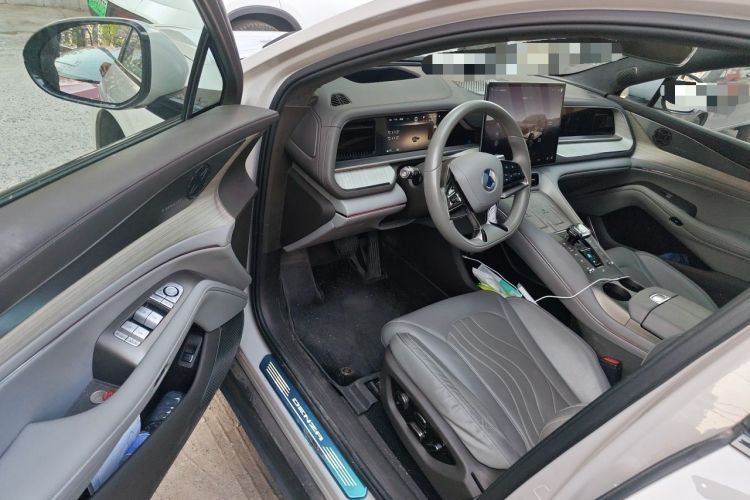 Used Denza N7 2023 Long-Range Performance Edition Driver Seat