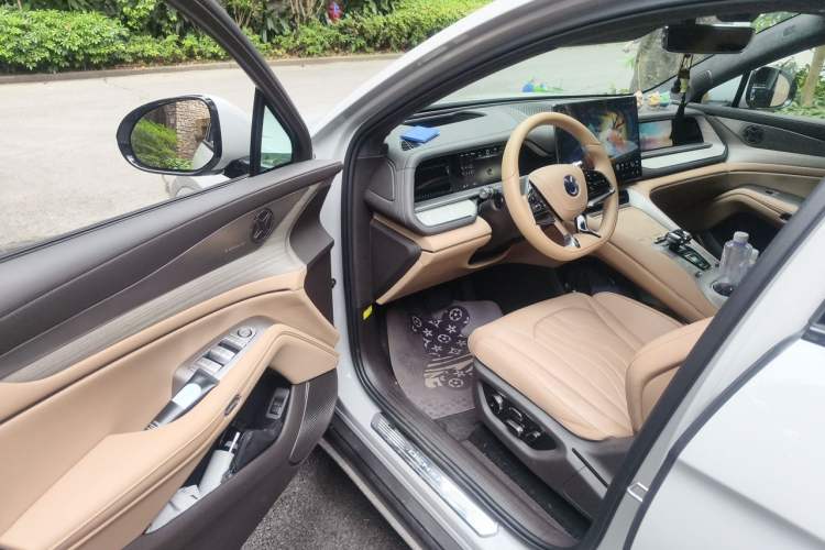 Used Denza N7 2023 Long-Range Performance Edition Driver Seat