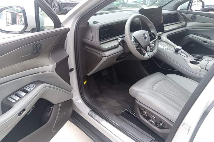 Used Denza N7 2023 with Ultra-Long Range Driver Seat