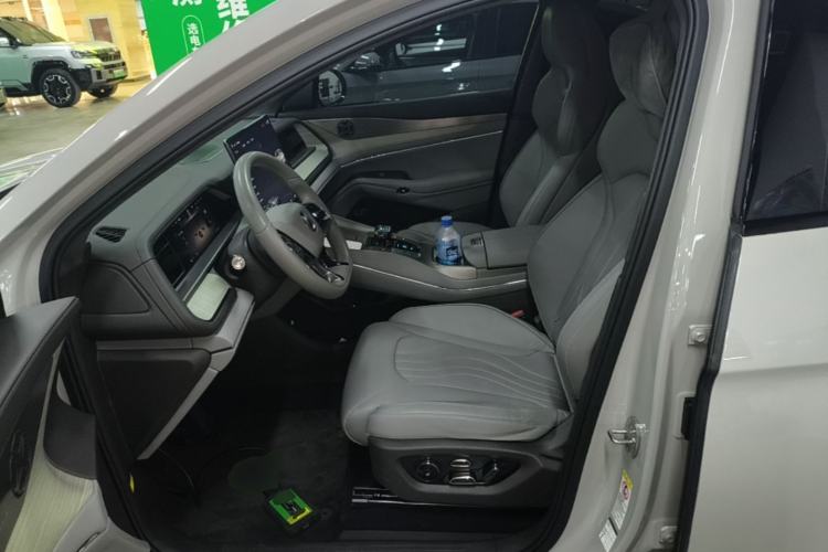 Used Denza N7 2023 Long-Range Performance Max Edition Left Front Seat