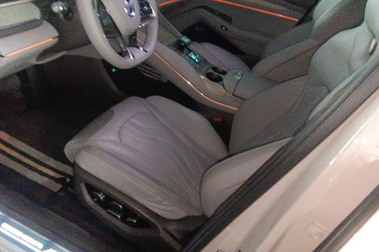 Used Denza N7 2023 with Ultra-Long Range Left Front Seat