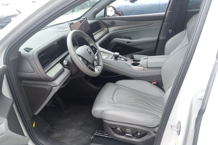 Used Denza N7 2023 with Ultra-Long Range Left Front Seat