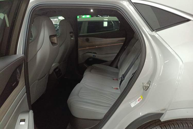 Used Denza N7 2023 with Ultra-Long Range Left Rear Seat