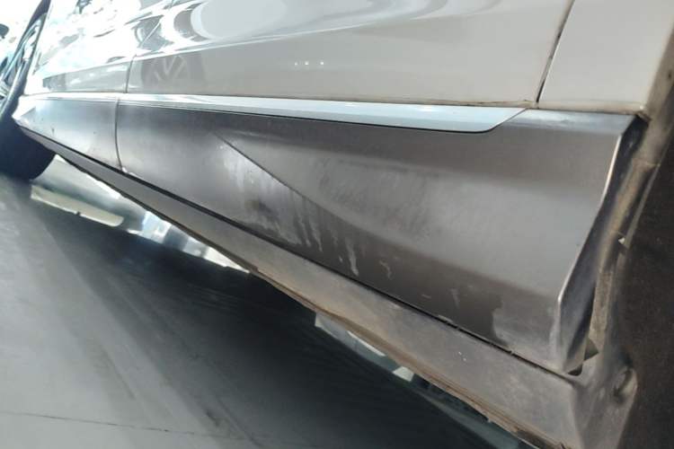 Used Denza N7 2023 Long-Range Performance Max Edition Left Side Sill