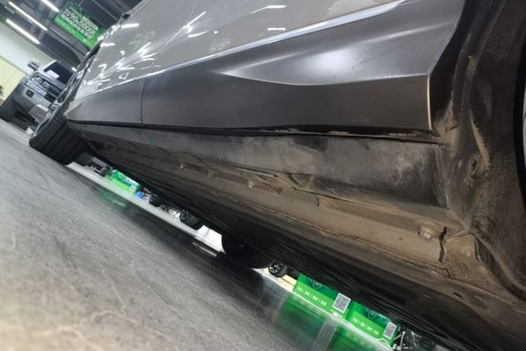 Used Denza N7 2023 Long-Range Performance Max Edition Left Side Sill