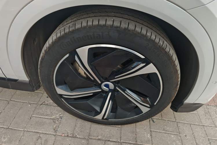 Used Denza N7 2023 Long-Range Performance Edition Right Front Wheel Hub