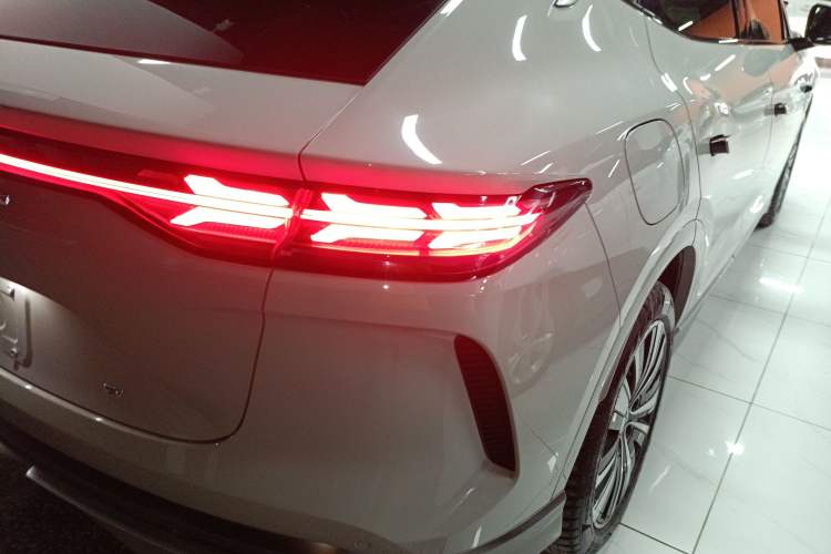 Used Denza N7 2023 with Ultra-Long Range Right Rear Taillight