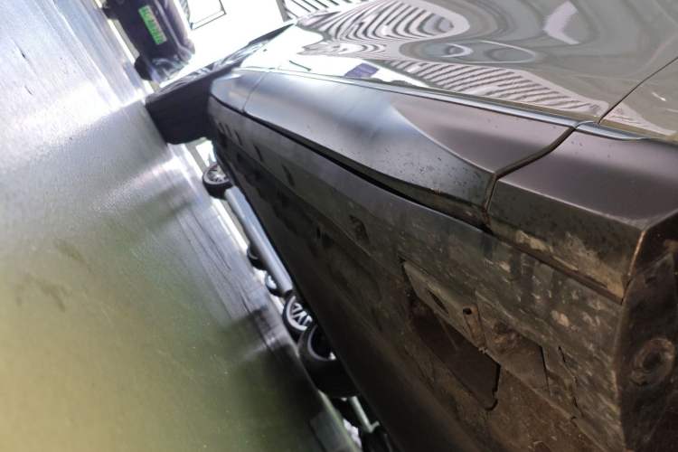 Used Denza N7 2023 Long-Range Performance Edition Right Side Sill