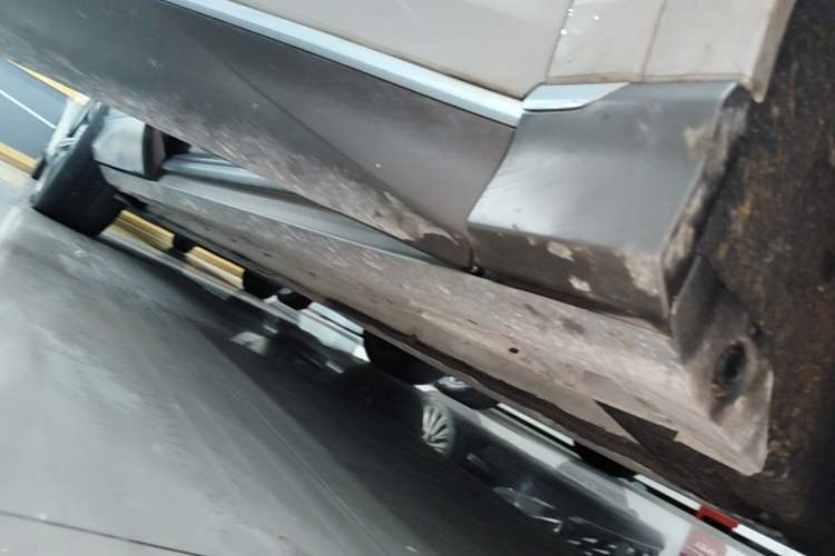 Used Denza N7 2023 Long-Range Performance Max Edition Right Side Sill