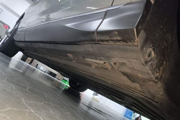 Used Denza N7 2023 Long-Range Performance Max Edition Right Side Sill