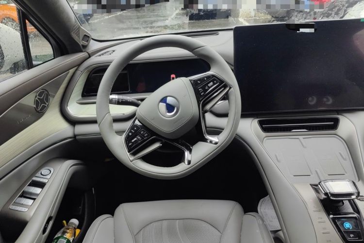 Used Denza N7 2023 with Ultra-Long Range Steering Wheel