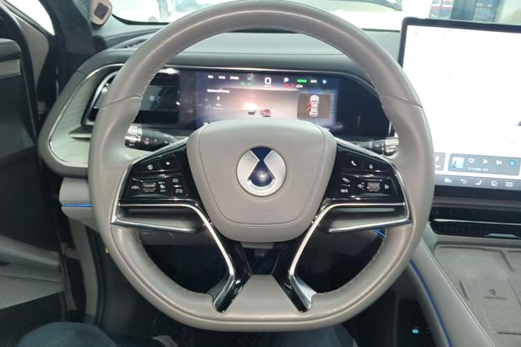 Used Denza N7 2023 Long-Range Performance Max Edition Steering Wheel