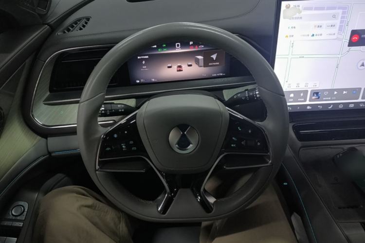 Used Denza N7 2023 Long-Range Performance Max Edition Steering Wheel