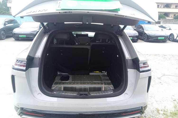 Used Denza N7 2023 with Ultra-Long Range Trunk