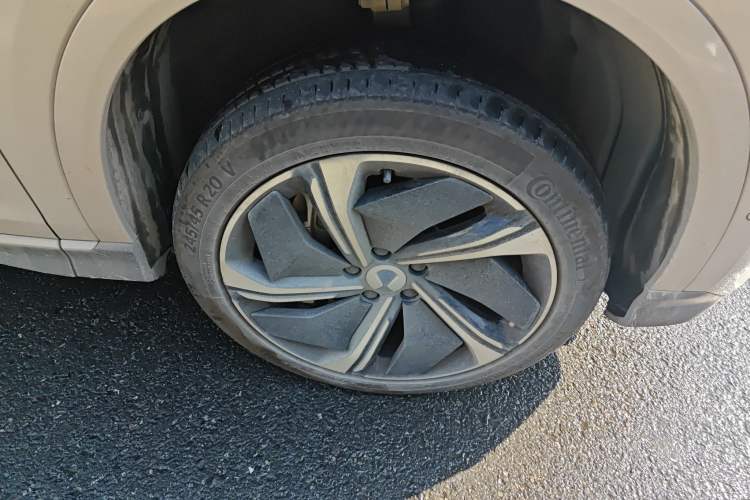 Used Denza N7 2023 Long-Range Performance Max Edition Right Front Wheel Hub