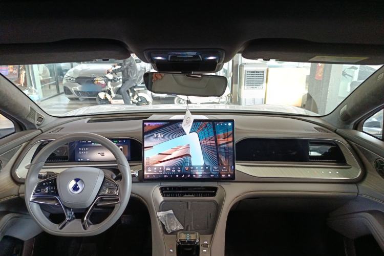 Used Denza N7 2023 Long-Range Performance Edition Center Console