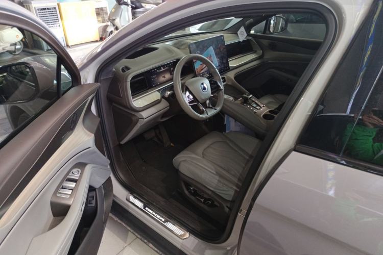 Used Denza N7 2023 Long-Range Performance Edition Driver Seat