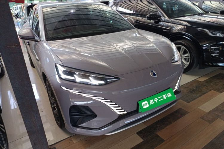 Used Denza N7 2023 Long-Range Performance Edition Front Right 45 Deg