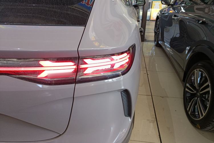 Used Denza N7 2023 Long-Range Performance Edition Right Rear Taillight