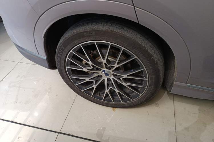 Used Denza N7 2023 Long-Range Performance Edition Right Rear Wheel Hub