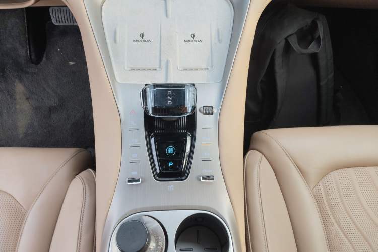 Used Denza N7 2023 Long-Range Performance Max Edition Gear Lever