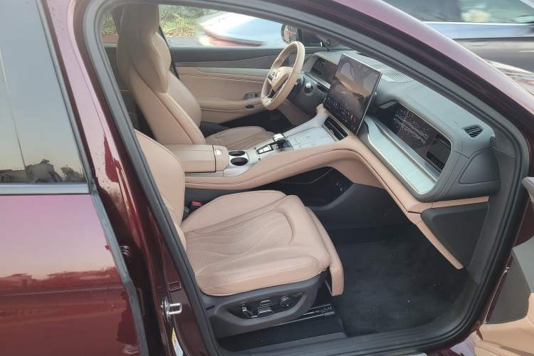 Used Denza N7 2023 Long-Range Performance Max Edition Interior 1