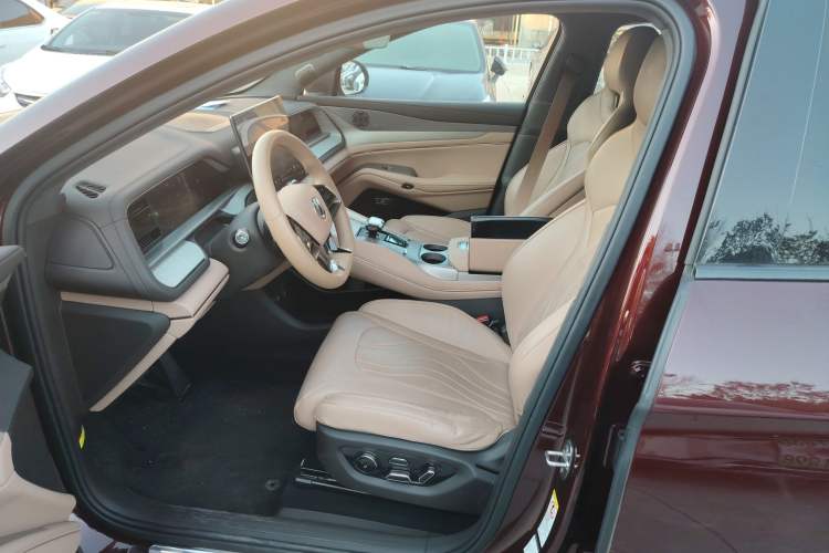 Used Denza N7 2023 Long-Range Performance Max Edition Left Front Seat