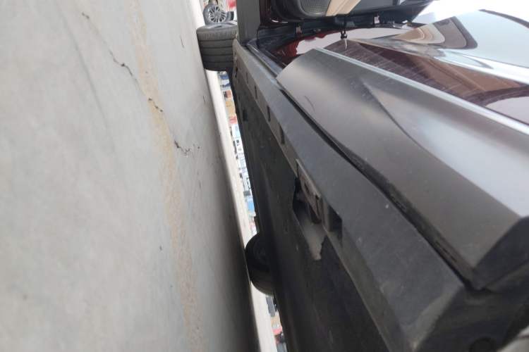 Used Denza N7 2023 Long-Range Performance Max Edition Left Side Sill