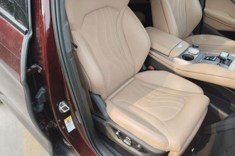 Used Denza N7 2023 Long-Range Performance Max Edition Right Front Seat