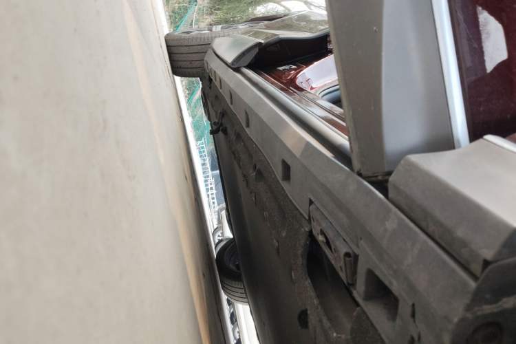 Used Denza N7 2023 Long-Range Performance Max Edition Right Side Sill