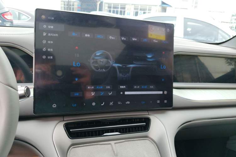 Used Denza N7 2023 Long-Range Performance Edition Audio And AC Panel