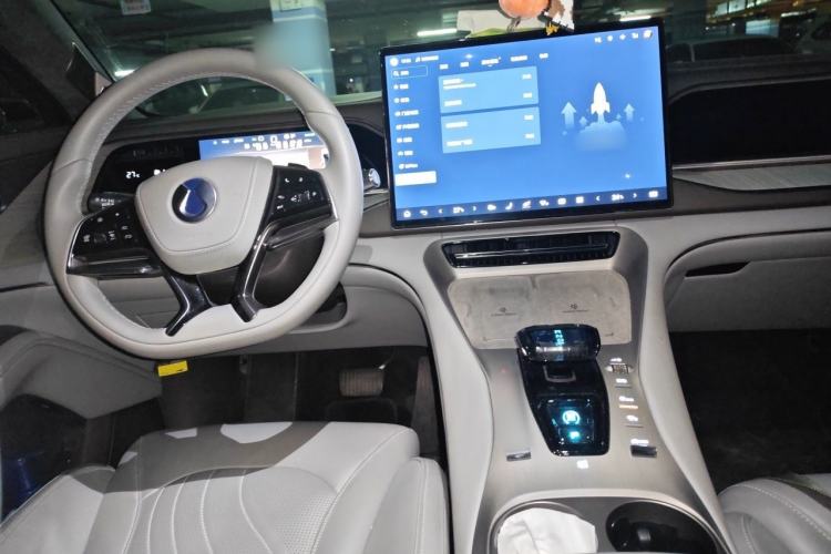 Used Denza N7 2023 with Ultra-Long Range Center Console