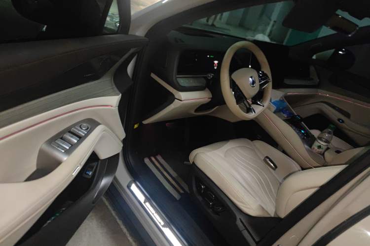 Used Denza N7 2023 with Ultra-Long Range Driver Seat