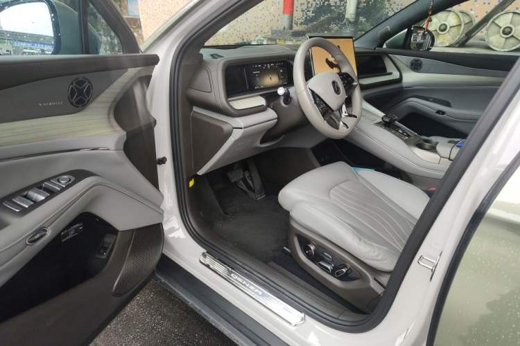 Used Denza N7 2023 Long-Range Performance Max Edition Driver Seat