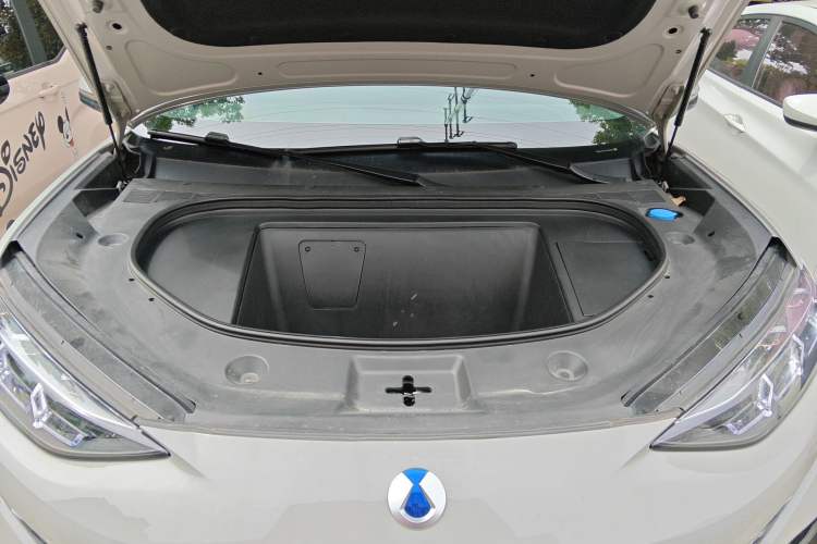 Used Denza N7 2023 with Ultra-Long Range Engine Bay