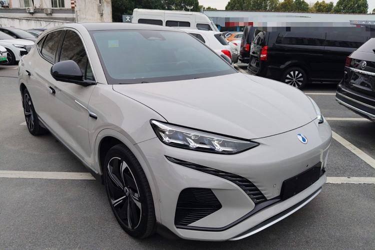 Used Denza N7 2023 Long-Range Performance Edition Front Right 45 Deg